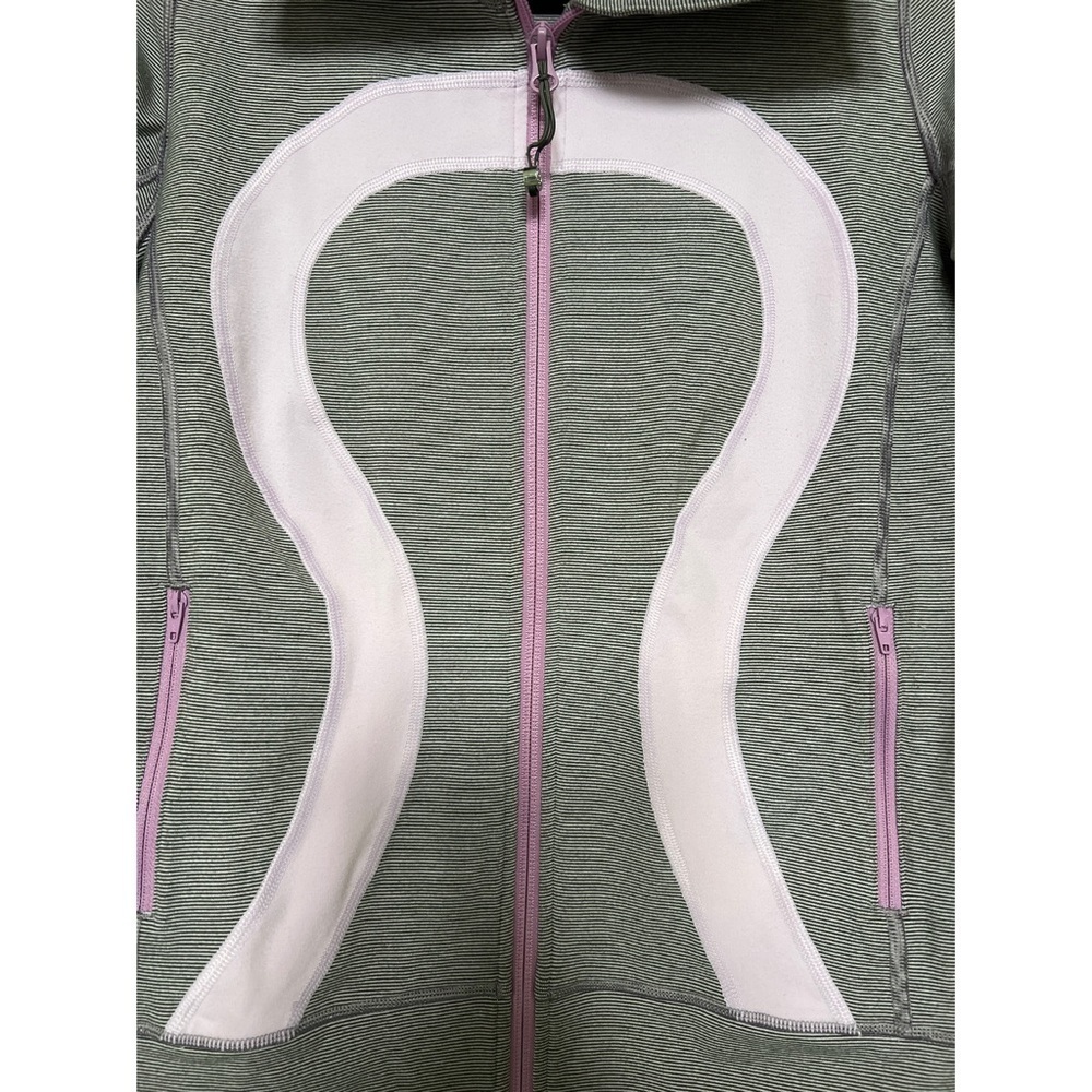 LULULEMON IN STRIDE FULL ZIP WOMEN’S PURPLE JACKET - SIZE 6 - Picture 3 of 8